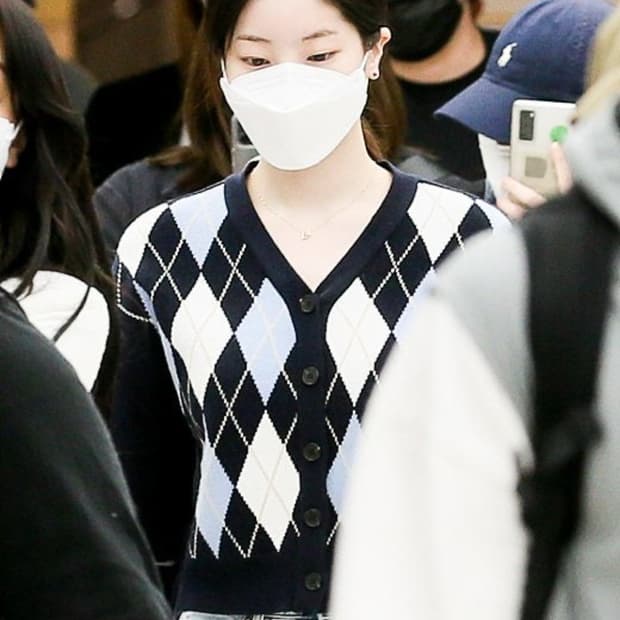 스파오 다현 아가일 니트 가디건