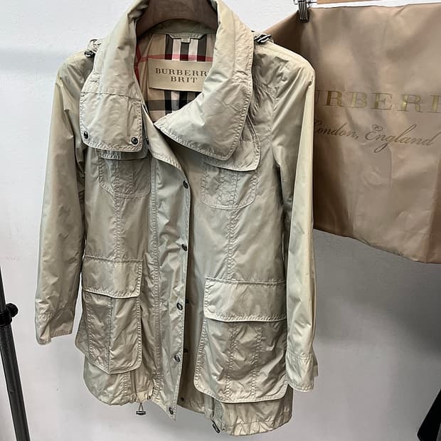 여) 버버리 나일론 후드 사파리