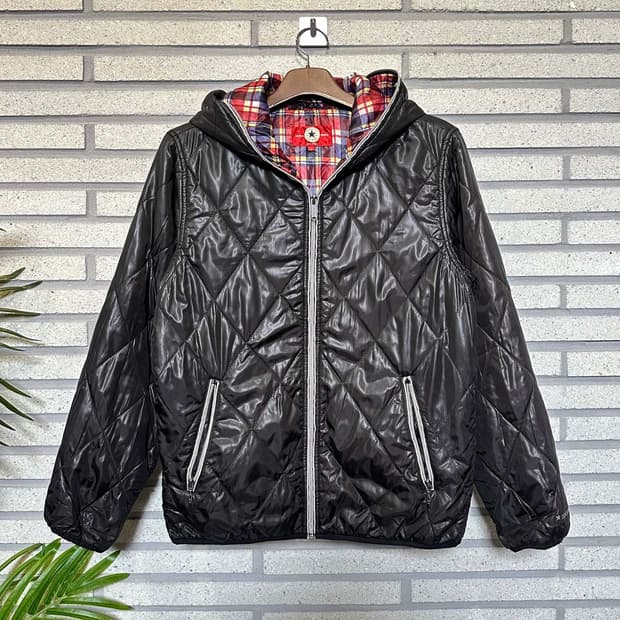 컨버스 후드 퀼팅 경량패딩 유광 체크안감 풀집업 투포켓 디테일 블랙