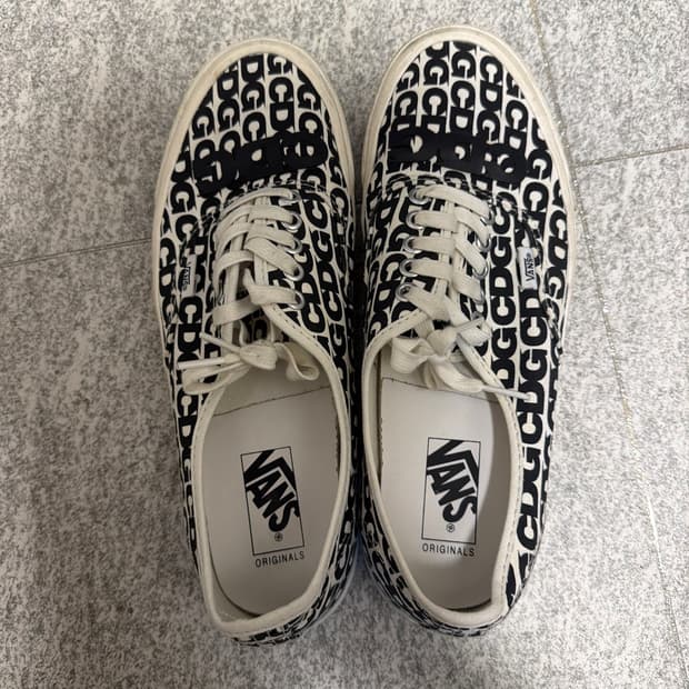 CDG og 어센틱 Lx
