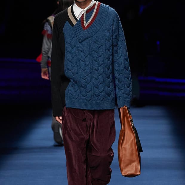 kolor 비대칭 투칼라 레이어드 니트