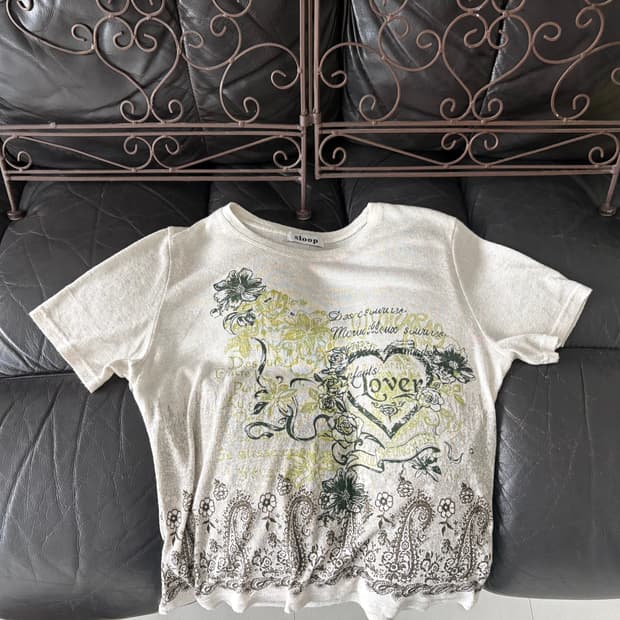 vintage graphic tee