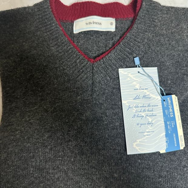 웨이비니스 레이어드 브이넥 니트 3사이즈