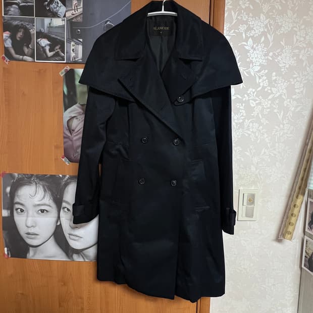 네이비 케이프 트렌치코트