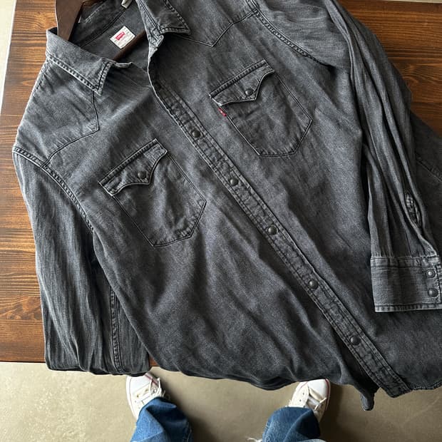Levi’s 블랙 데님 웨스턴 셔츠