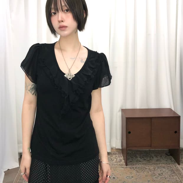 블랙 프릴 반팔