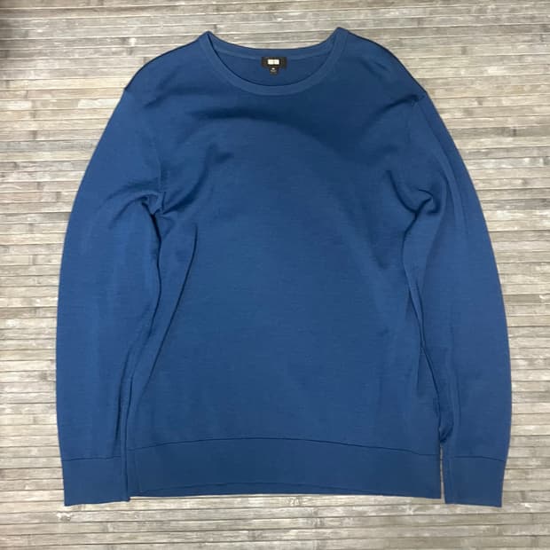 Uniqlo merino crewneck blue