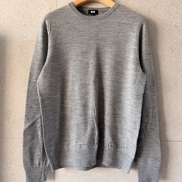 유니클로 남성 m 울100 그레이 니트 스웨터