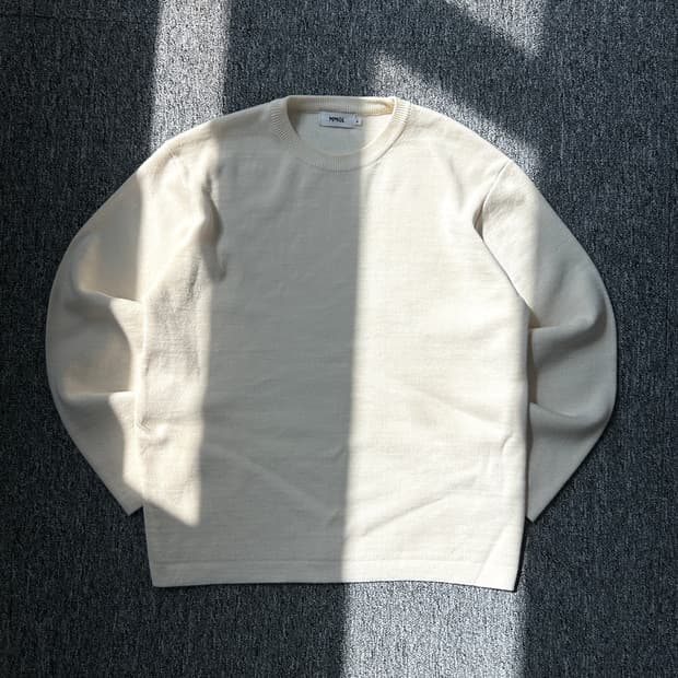 MMGL 아이보리 미니멀 스웨터