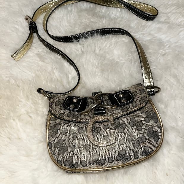 🎉SALE🎉 Guess mini Cross bag