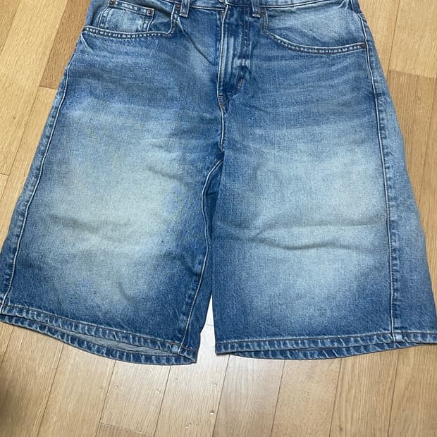 자라 버뮤다 배기 데님