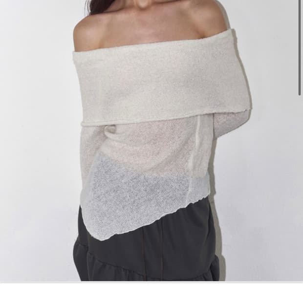 Polysooem wool off-shoulder sweater