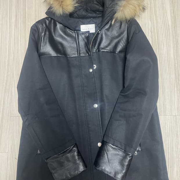 Sandro 블랙 후드 퍼 코트 S