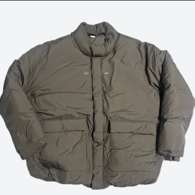 리복x라이풀 콜라보 패딩