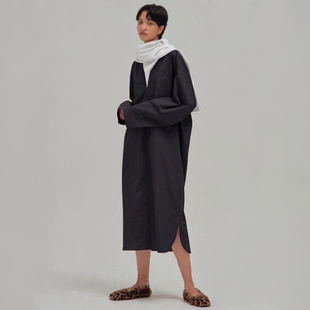 잉크 EENK V포인트 스티치 원피스