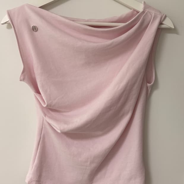 로제프란츠 드레이프 오프 숄더 슬리브리스