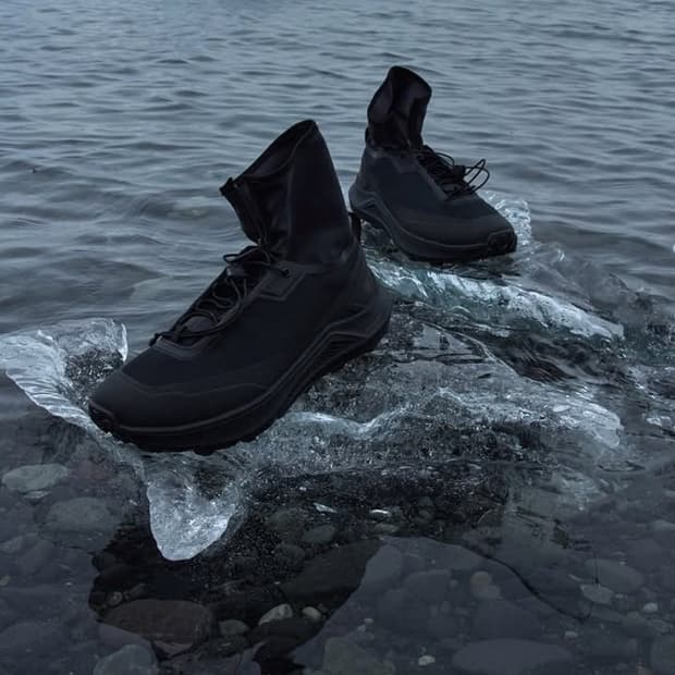 데상트 유스 시프트 트레일 블랙 판매합니다