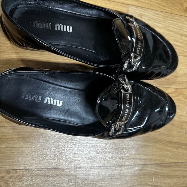 미우미우 플랫 로퍼 38.5