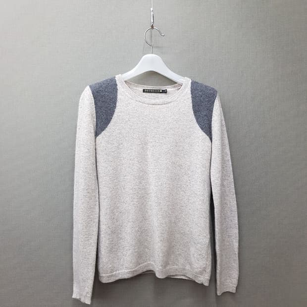 베르니스  캐시미어 자수 디테일 니트 S사이즈