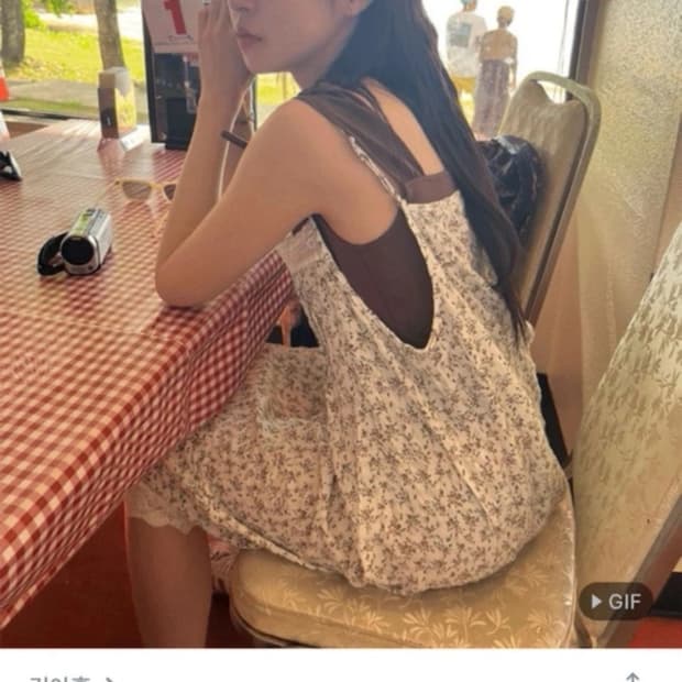 김아홉 들꽃 핀턱 원피스