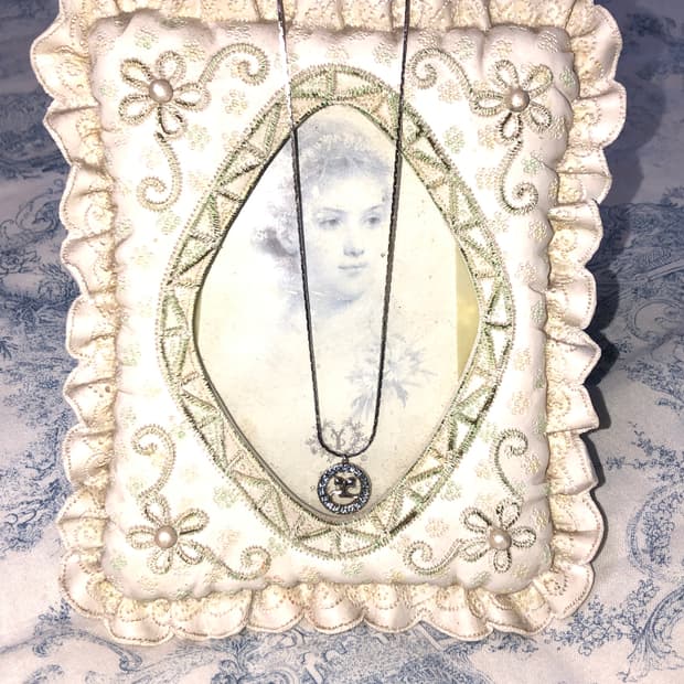 courreges cubic necklace
