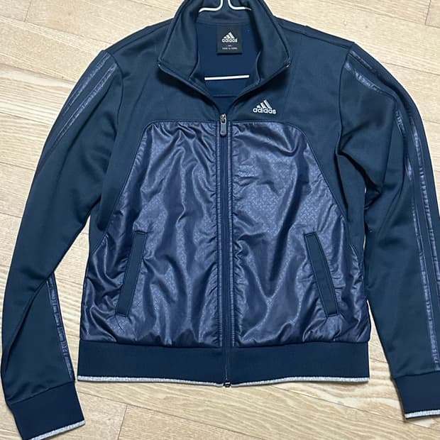 아디다스 트랙탑