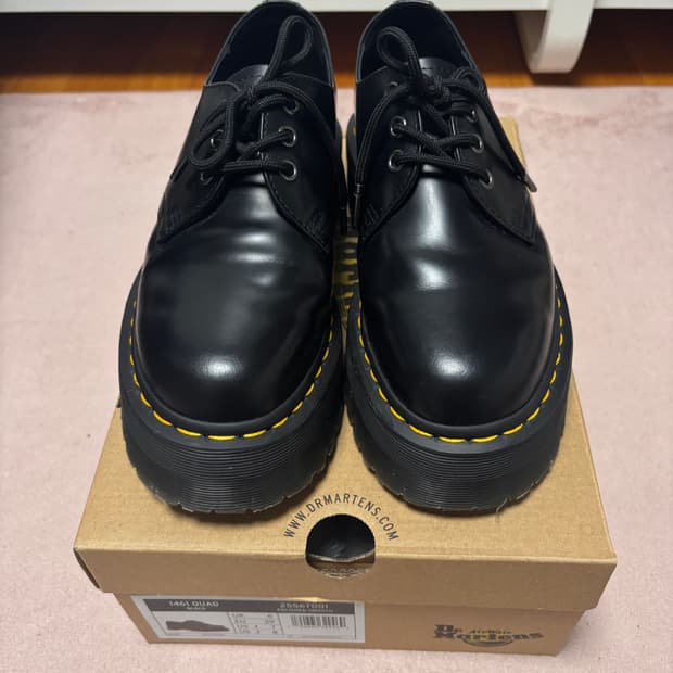 닥터마틴 1461 쿼드 블랙 폴리시드 스무스 / 25567001