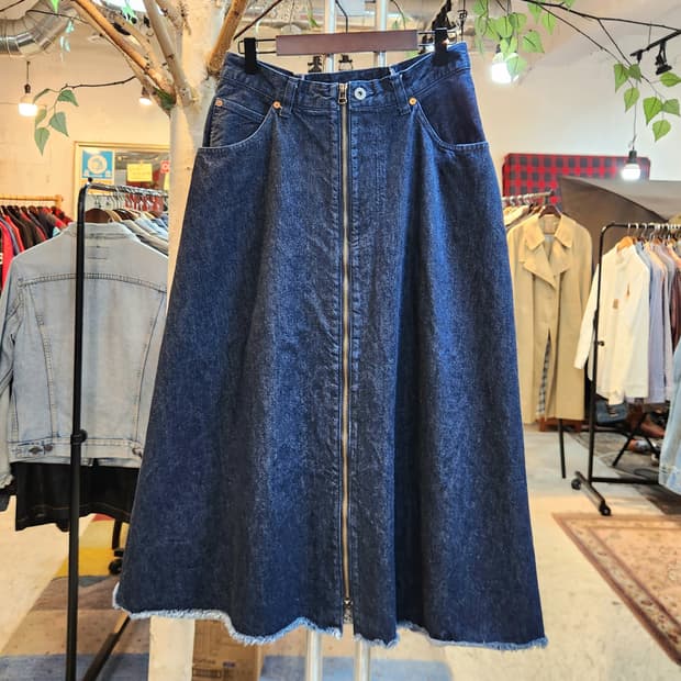 일본산 인디고 프론트 지퍼 A라인 플레어 데님 스커트