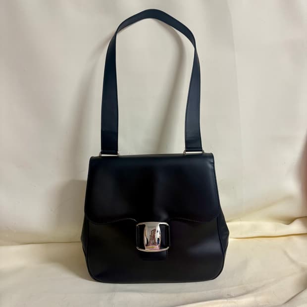 페라가모 바라 숄더백