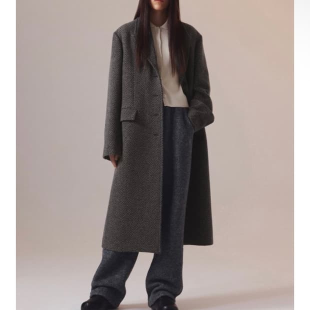 인사일런스 우먼 코트