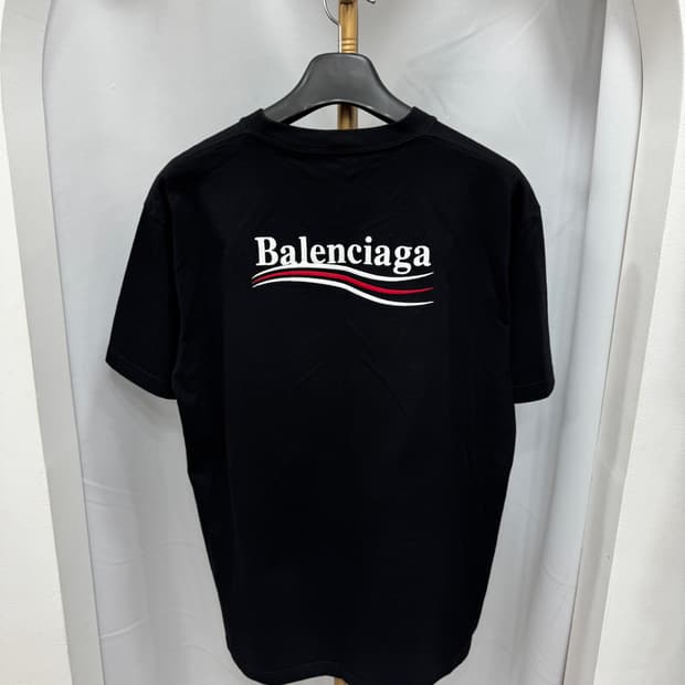 백화점판 새상품급 발렌시아가 웨이브로고 자수 폴리티컬 반팔 S 