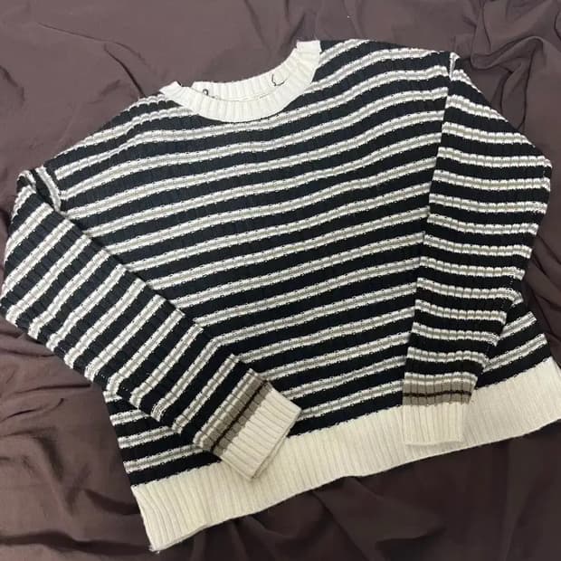 일본 GU 빈티지 니트 오리엔탈 그런지