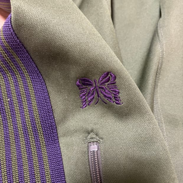 니들스 트랙팬트hd 올리브 팝니다