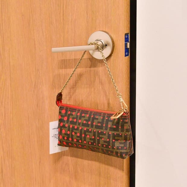 펜디 주카 레드 Dots 포쉐트 체인백(정품)