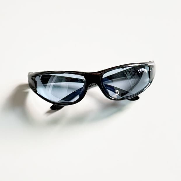 90s DOMON 스퀘어 랩어라운드 스포티 빈티지 틴트 선글라스