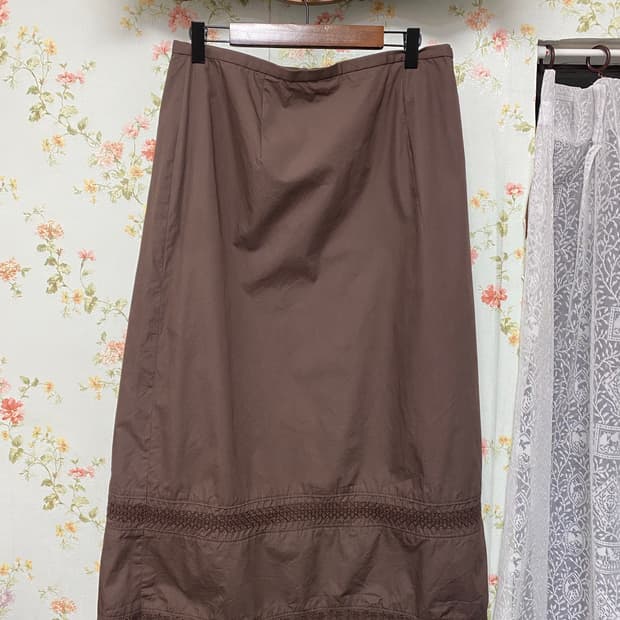 브라운 모리 롱 스커트