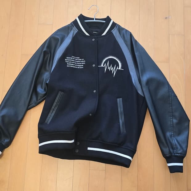 언더커버 GU 스타디움 점퍼 바시티 자켓