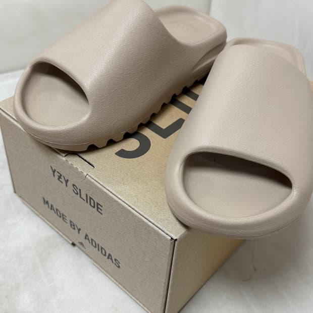 Adidas Yeezy Slide Pure - Re-Release Ver