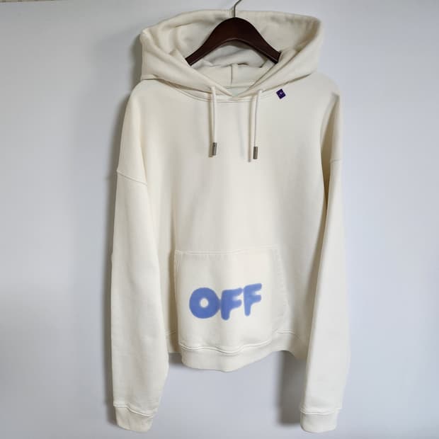 L 오프화이트 스프레이 로고 후드티 OMBB037F18192038