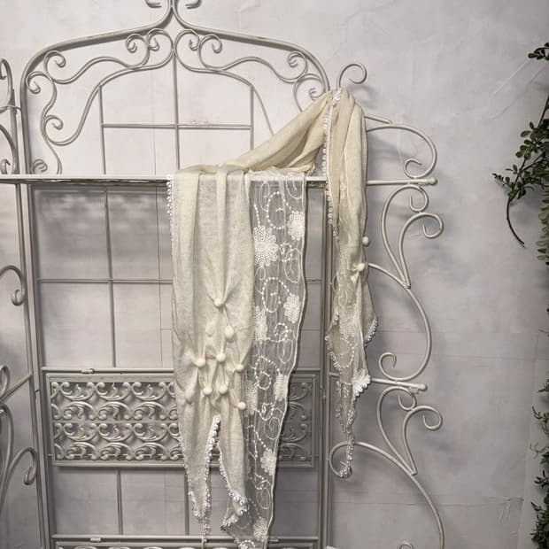 Ivory floral lace knit ball shirring 스카프