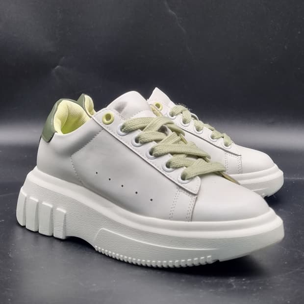 빈폴 하이러시 스니커즈 230 굽5