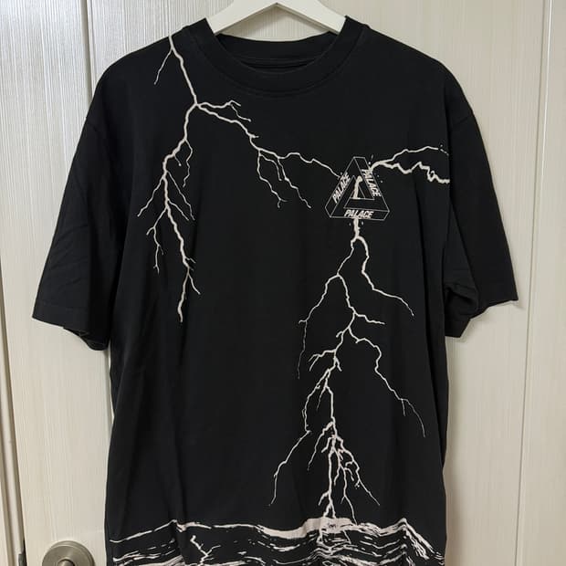 팔라스 트라이스트라이크 티셔츠 L