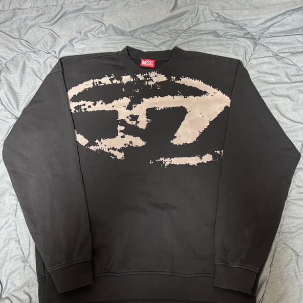 디젤 맨투맨 블랙 L사이즈