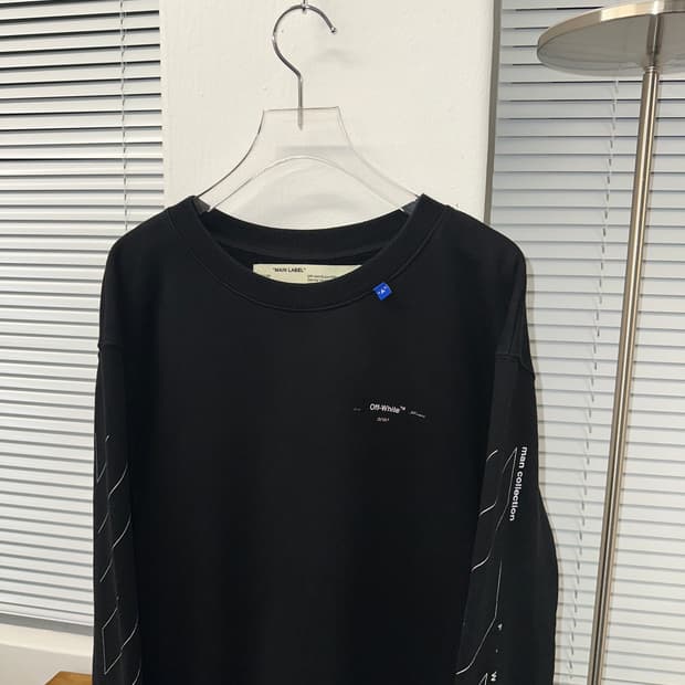 OFF WHITE 에로우 맨투맨 (블랙 M)