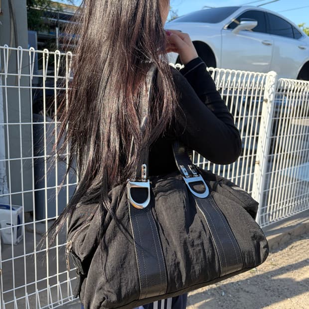데일리🖤)) 디올 디올링 D 버클 나일론 숄더백 블랙