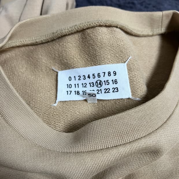 마르지엘라 엘보우패치 맨투맨 50