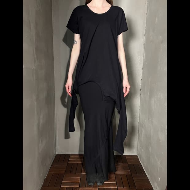 리미 푸 비대칭 인버티드 숏슬리브 티셔츠