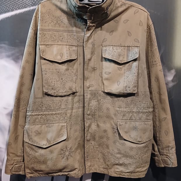 뉴에라 M65 필드 자켓 페이즐리 그린