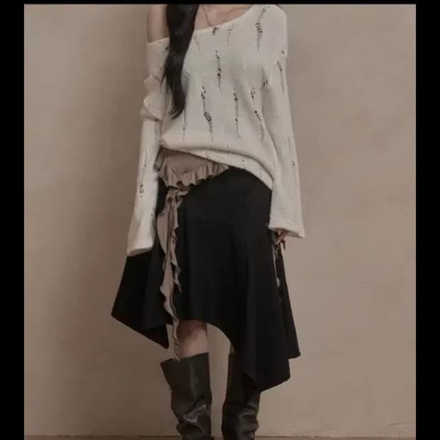 카키포인트 Unbalanced Midi Skirt 블랙