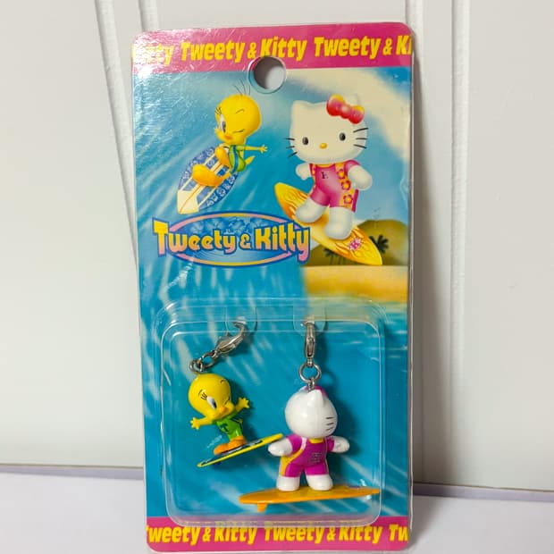 (희귀/레어) 미개봉 고전키티스트랩 써핑 키티 트위티 콜라보 키링